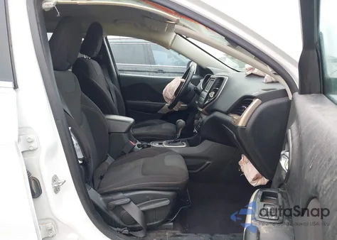 2017 Jeep Cherokee Latitude Fwd z USA, uszkodzony, nr VIN 1C4PJLCB8HW640539